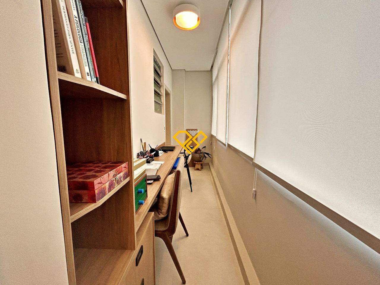 Apartamento à venda no Gonzaga: Escritório