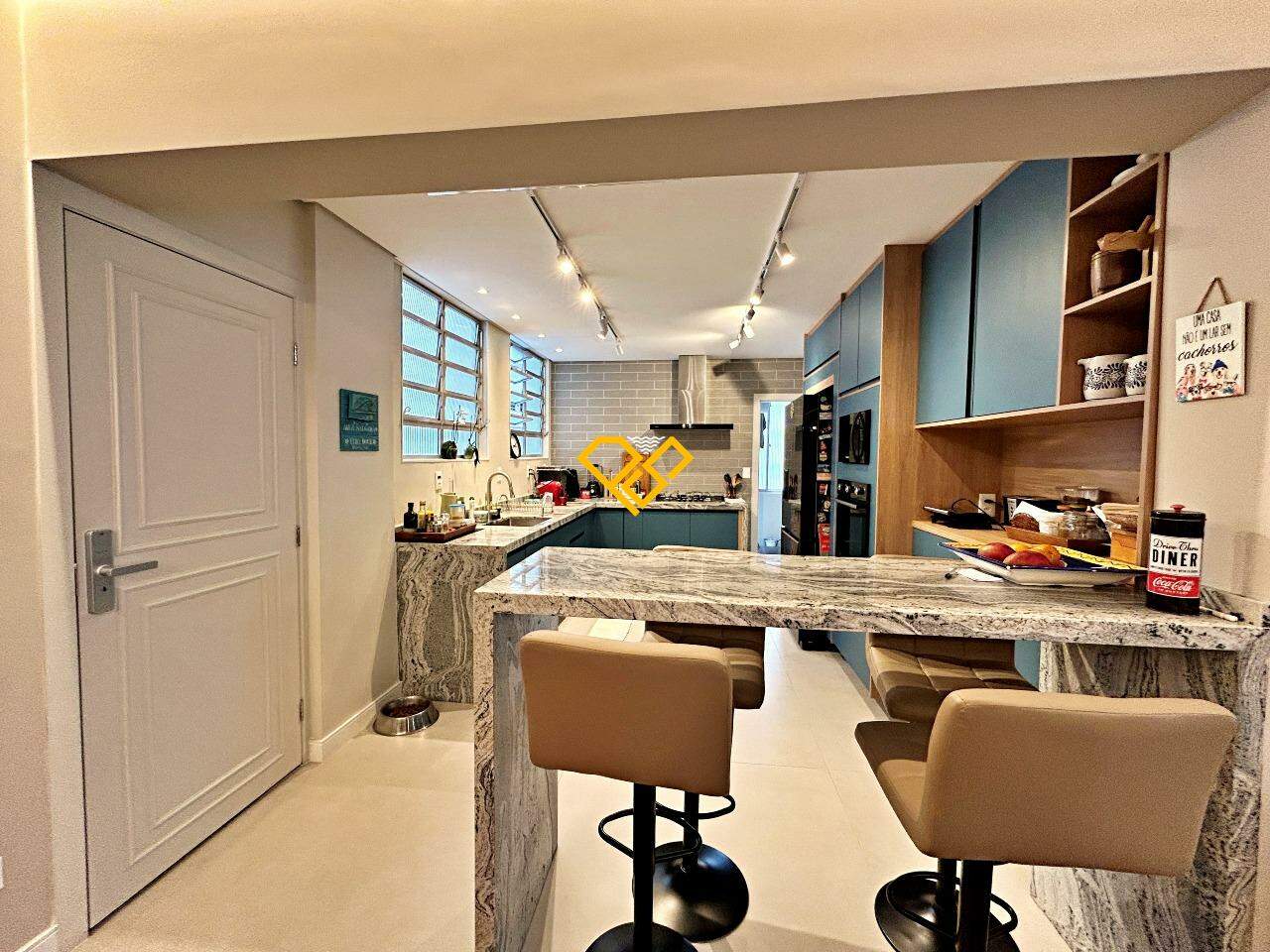 Apartamento à venda no Gonzaga: Cozinha
