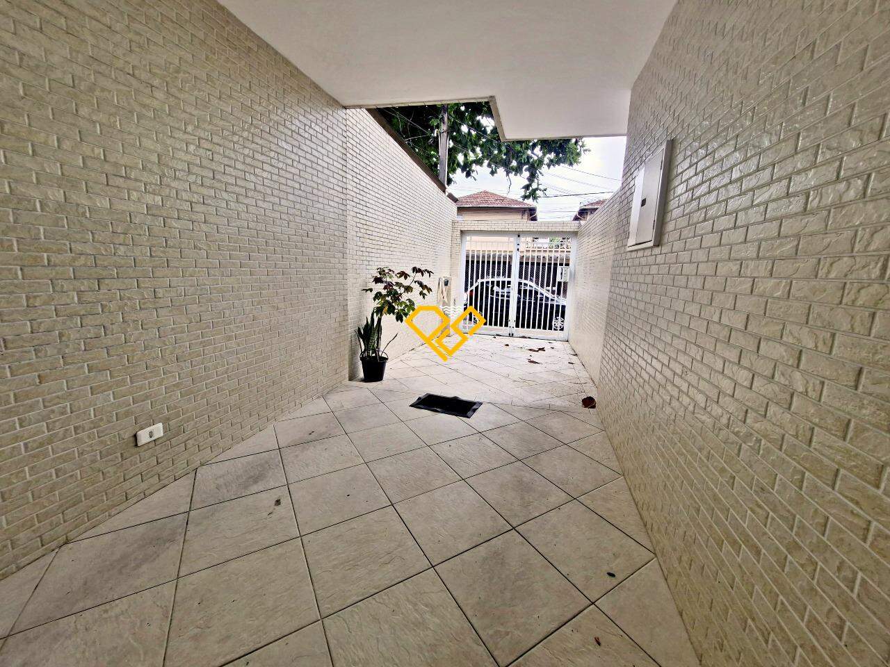 Sobreposta Alta à venda no Boqueirão: Garagem