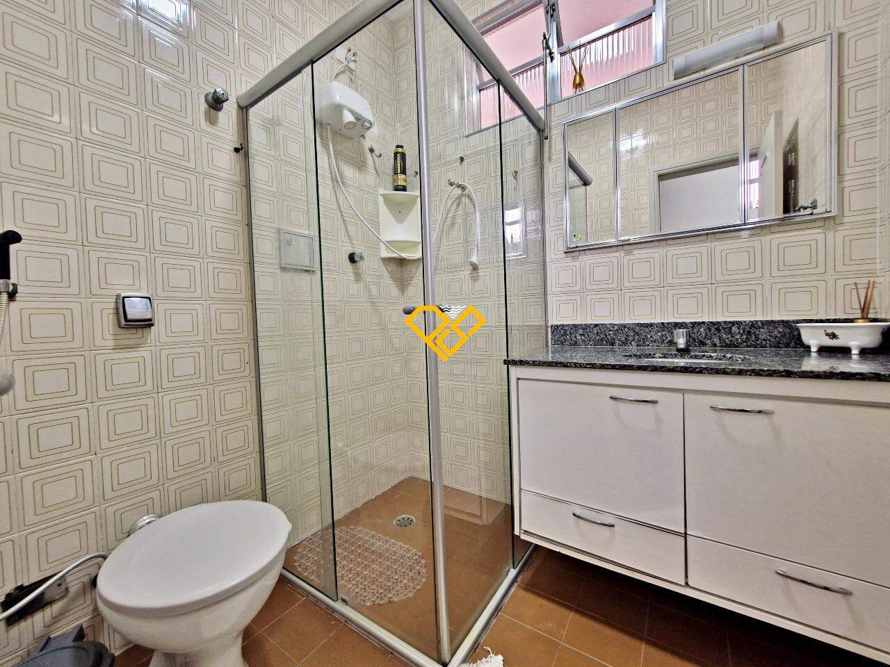 Sobreposta Alta à venda no Boqueirão: Wc social