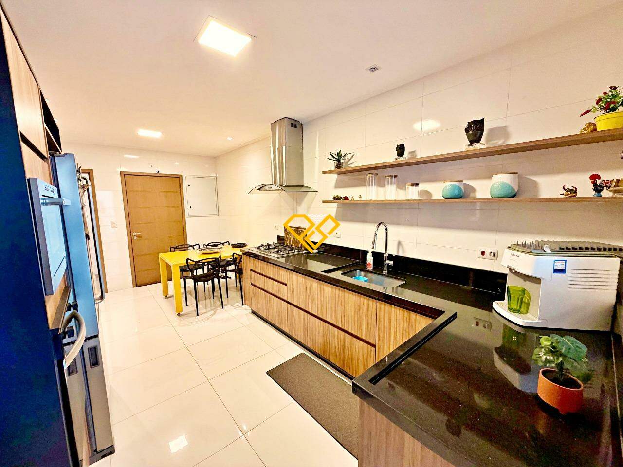 Apartamento para aluguel no Embaré: Cozinha