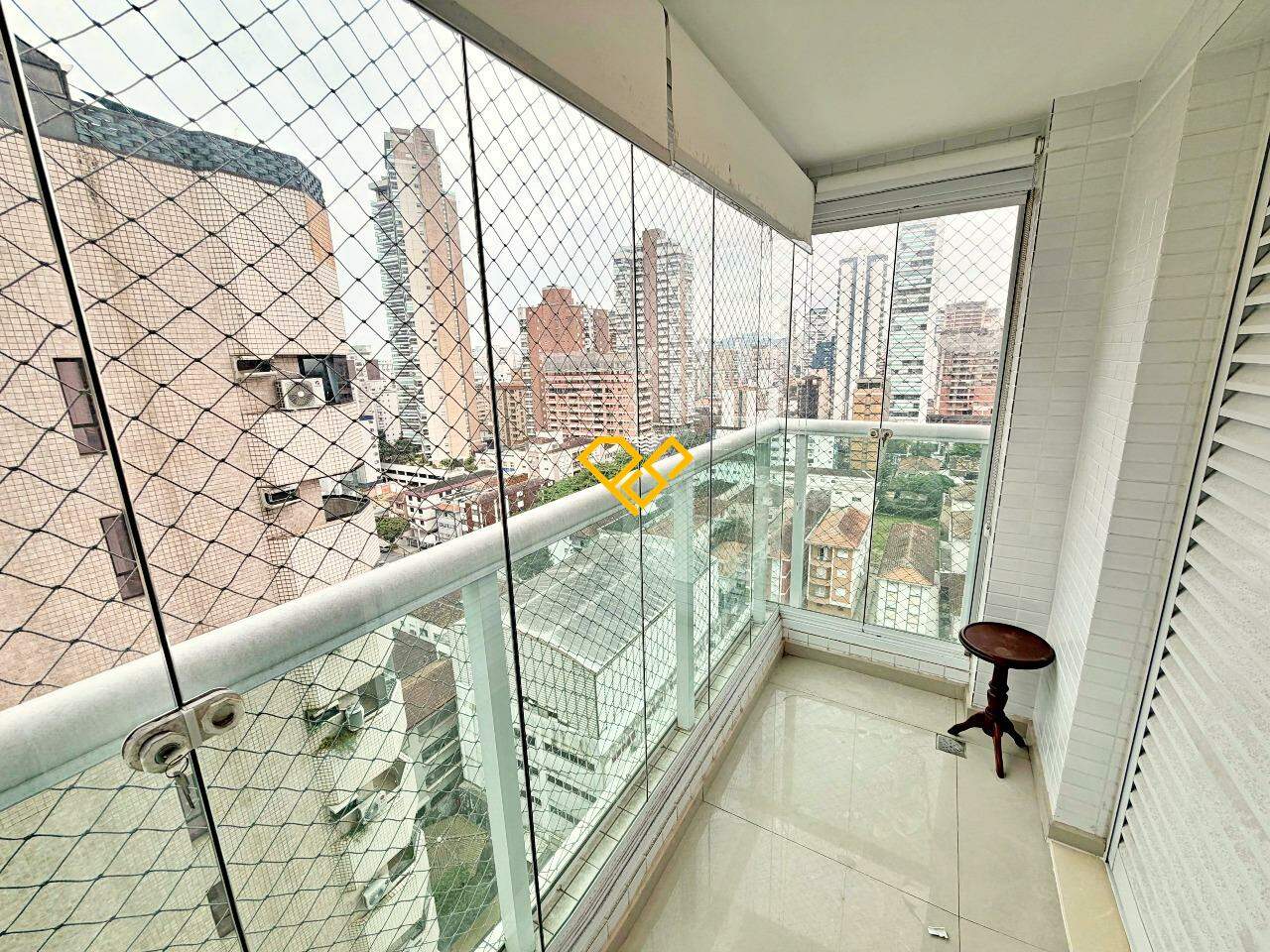Apartamento para aluguel no Embaré: Varanda