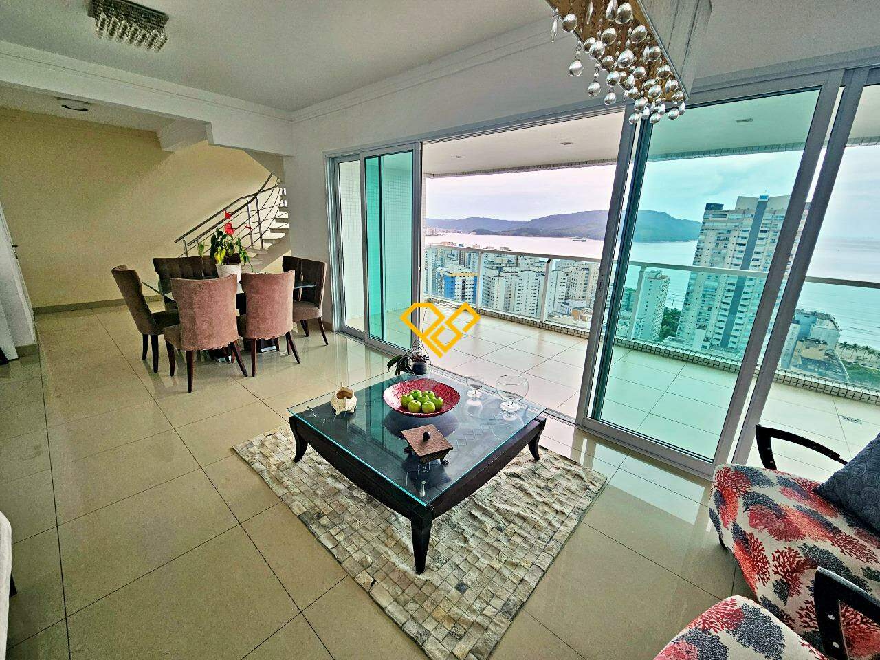 Cobertura à venda no Boqueirão: Sala 1° piso