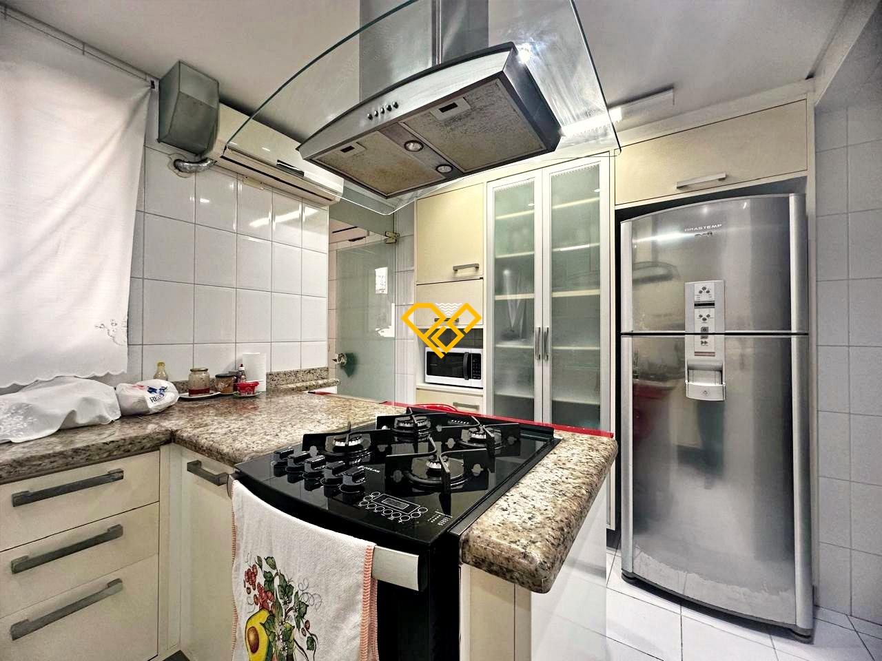 Apartamento à venda no Gonzaga: Cozinha