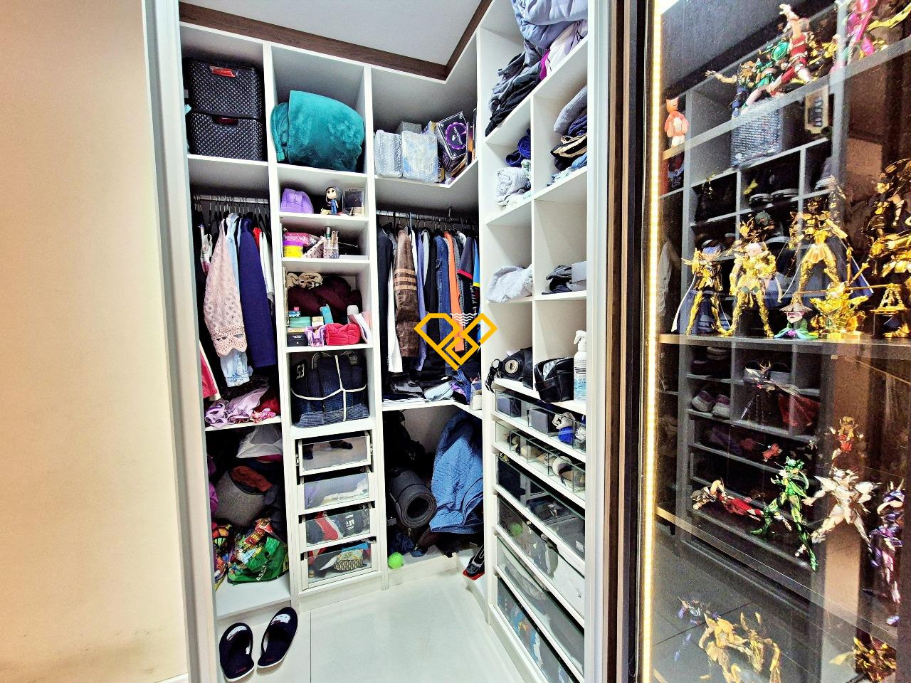 Apartamento à venda no Marapé: Dormitório 1 - suíte - closet