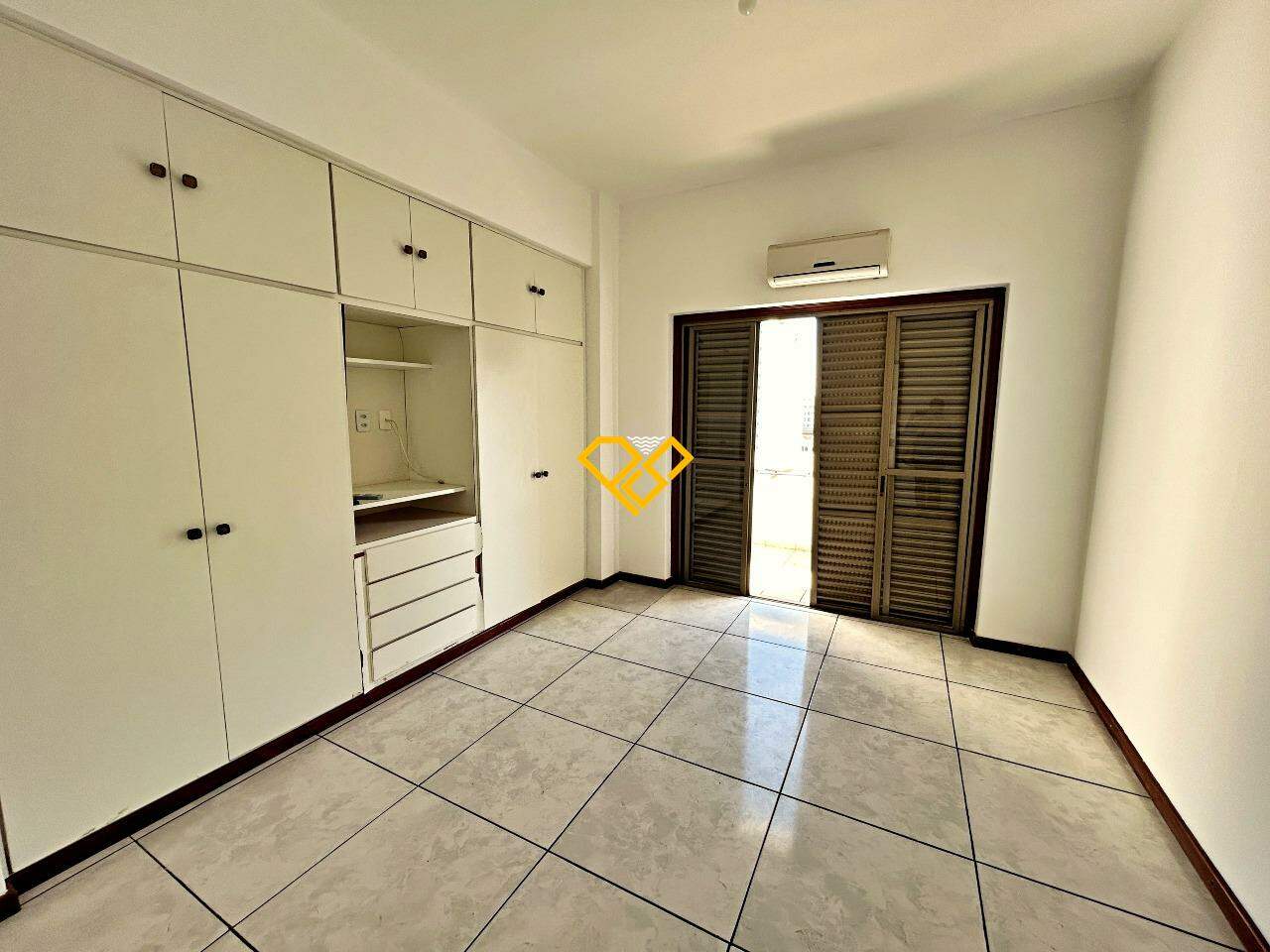 Apartamento à venda no Gonzaga: Dormitório 1 - suíte