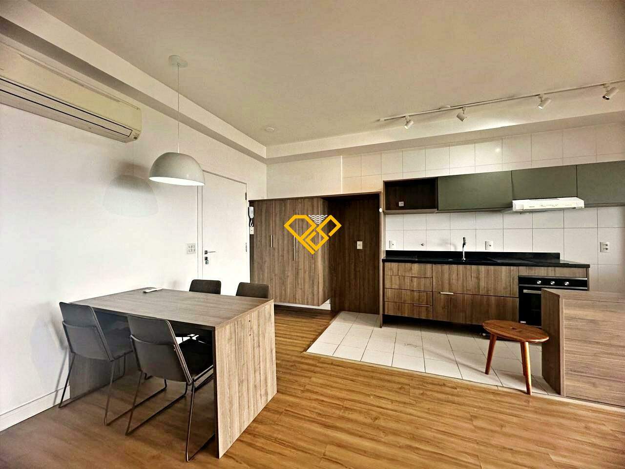 Apartamento à venda no Pompéia: Sala integrada a cozinha