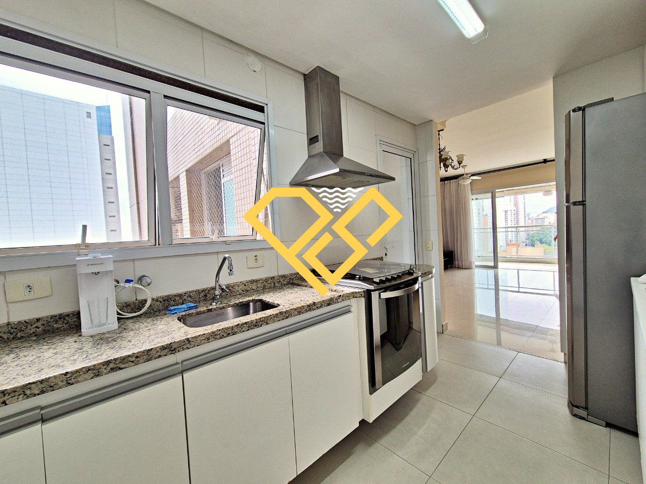 Apartamento para aluguel no José Menino: Cozinha