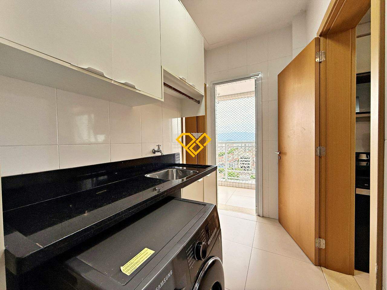 Apartamento para aluguel no Embaré: Área de serviço