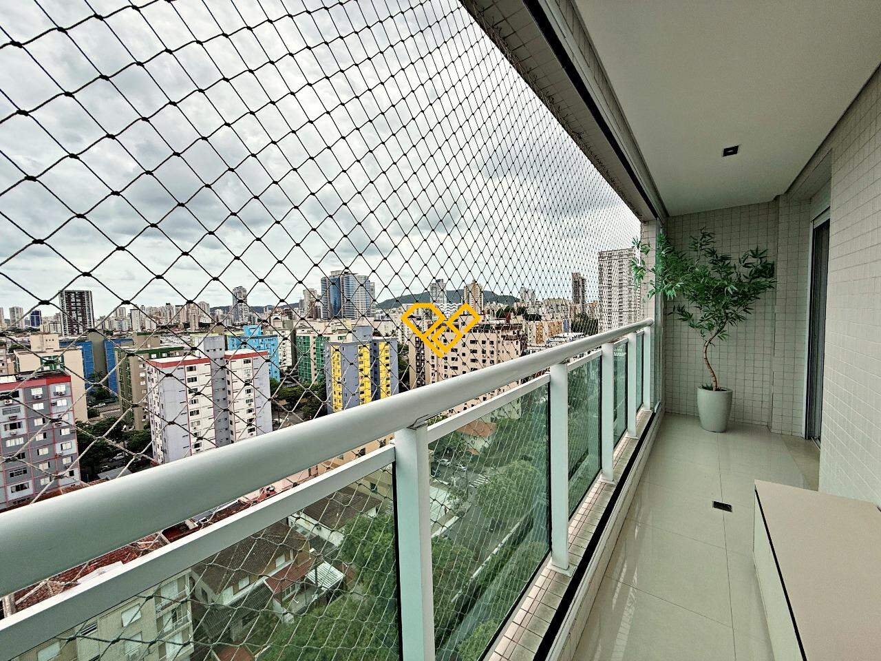 Apartamento para aluguel no Embaré: Varanda