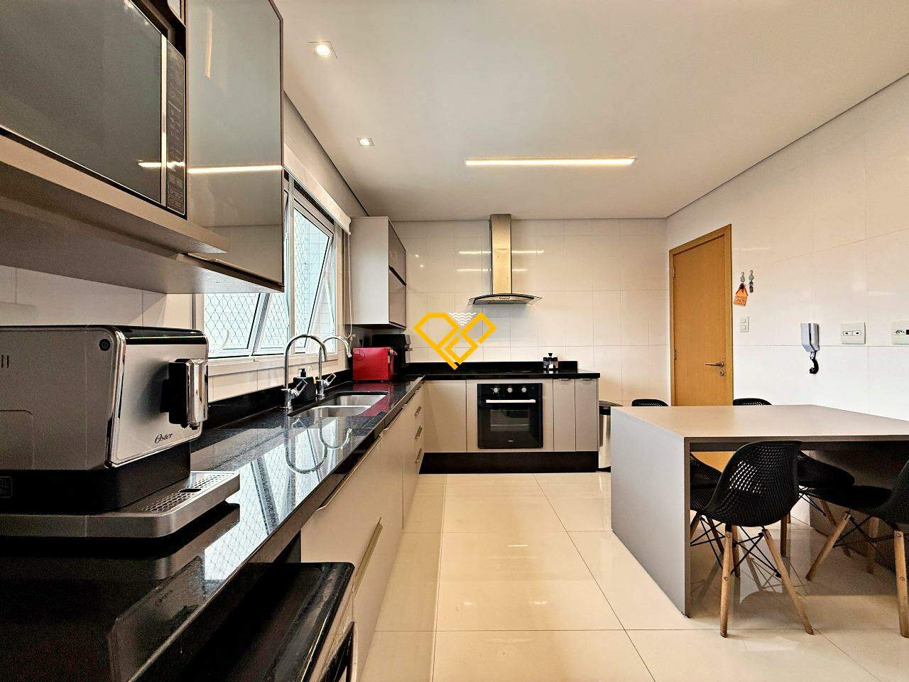 Apartamento à venda no Embaré: Cozinha