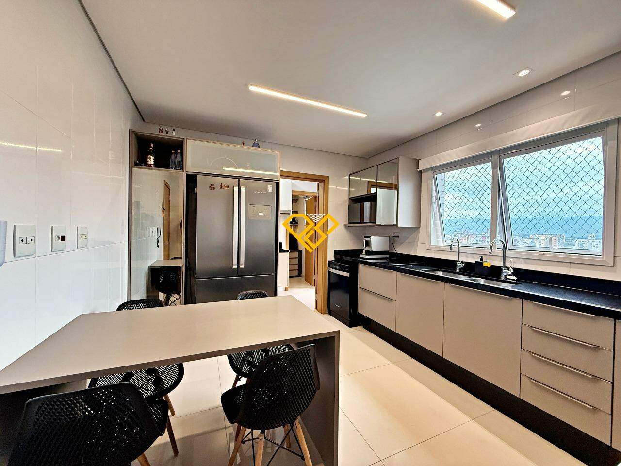 Apartamento à venda no Embaré: Cozinha