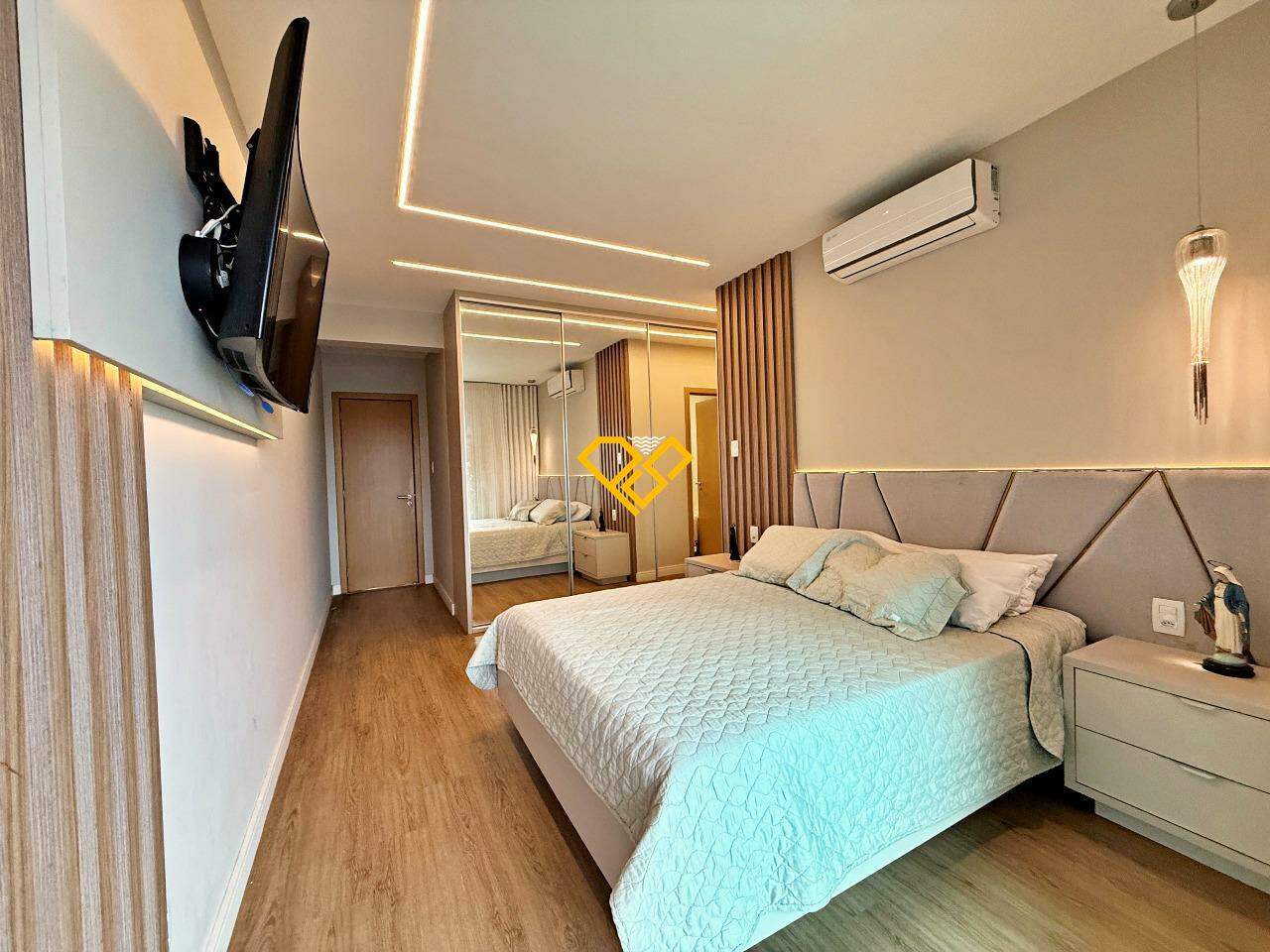 Apartamento à venda no Embaré: Suíte 1