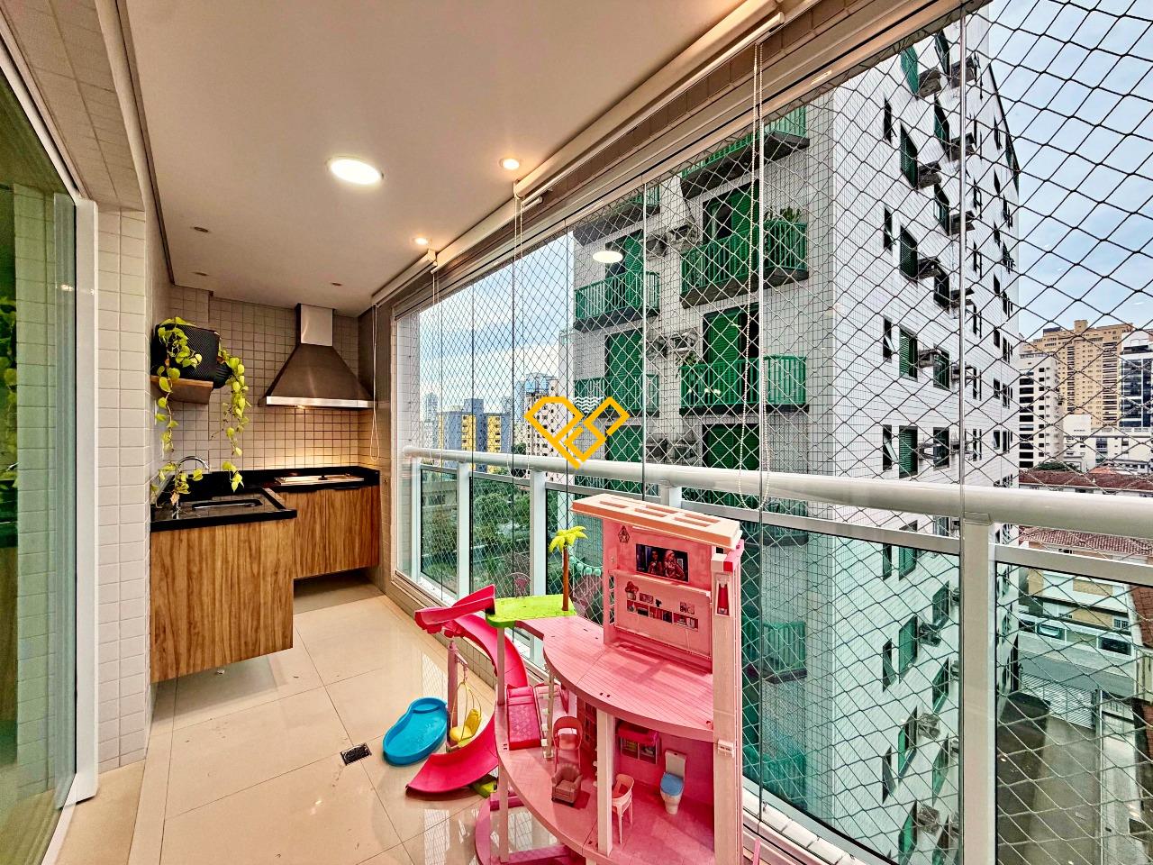 Apartamento à venda no Embaré: Varanda com churrasqueira