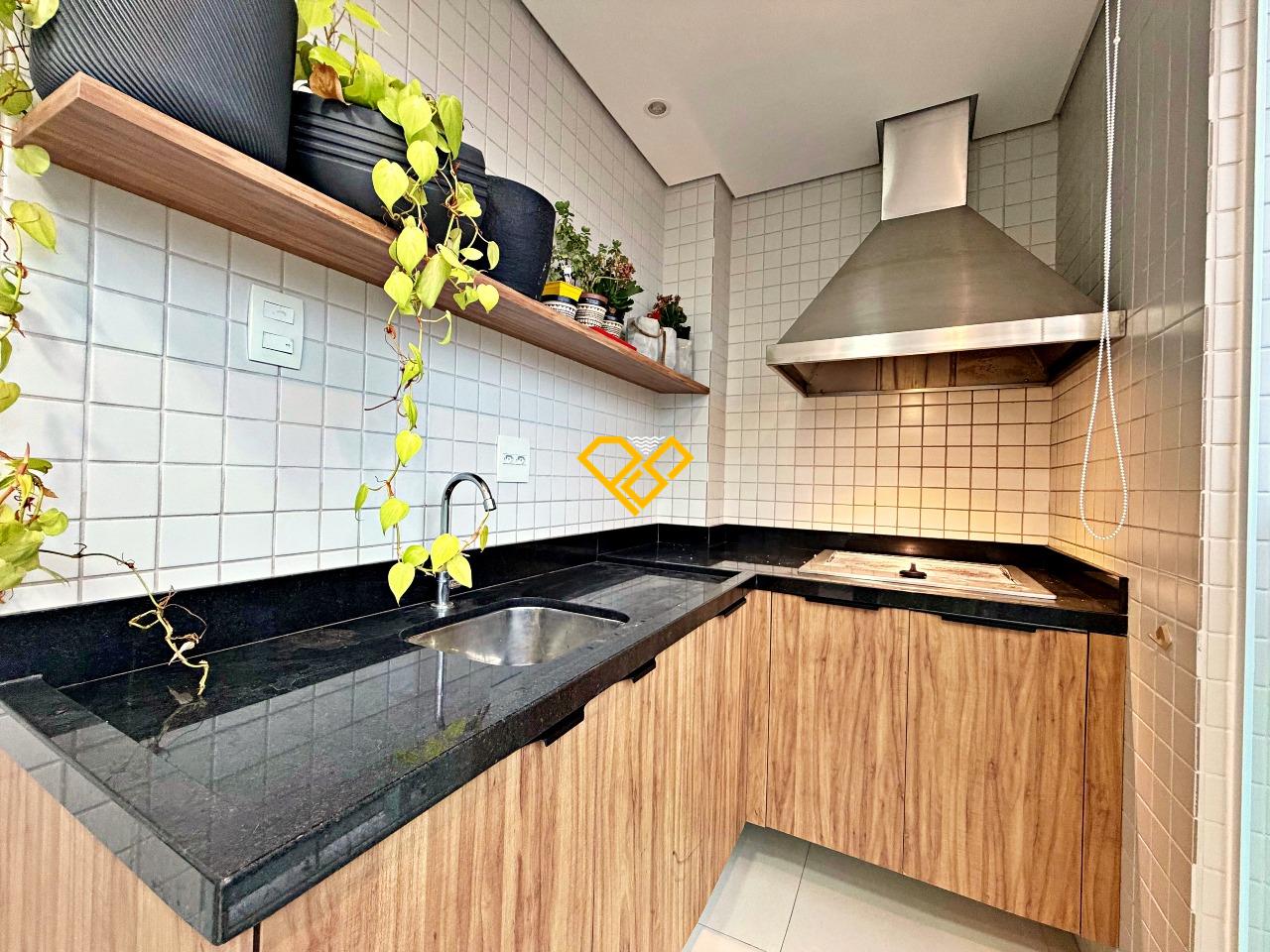 Apartamento à venda no Embaré: Varanda com churrasqueira