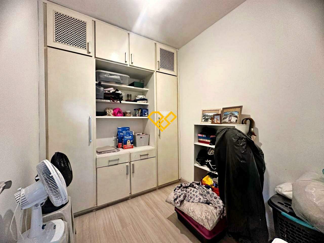 Apartamento à venda no Gonzaga: Dependência
