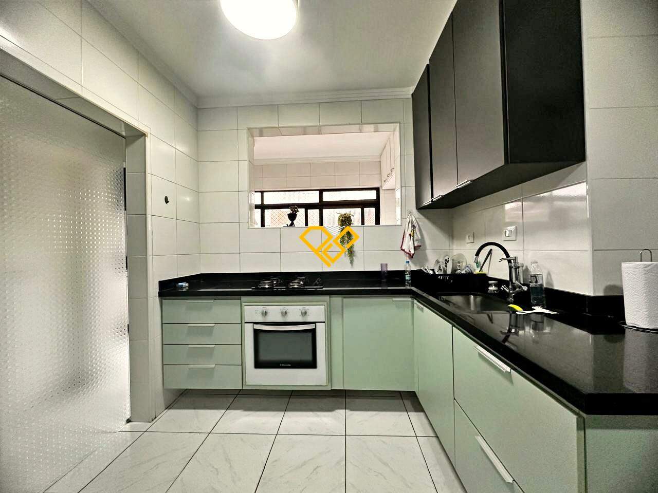 Apartamento à venda no Gonzaga: Cozinha