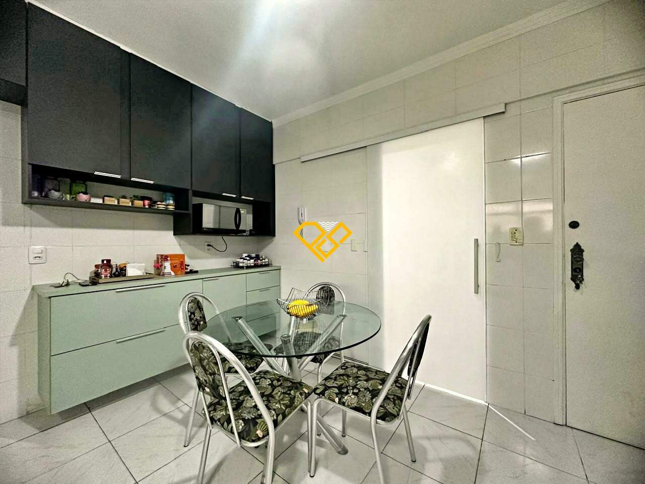 Apartamento à venda no Gonzaga: Cozinha