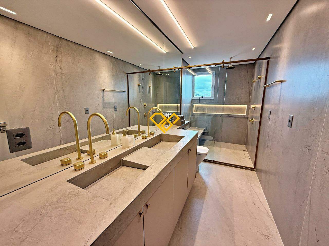 Apartamento à venda no Vila Rica: WC suíte master