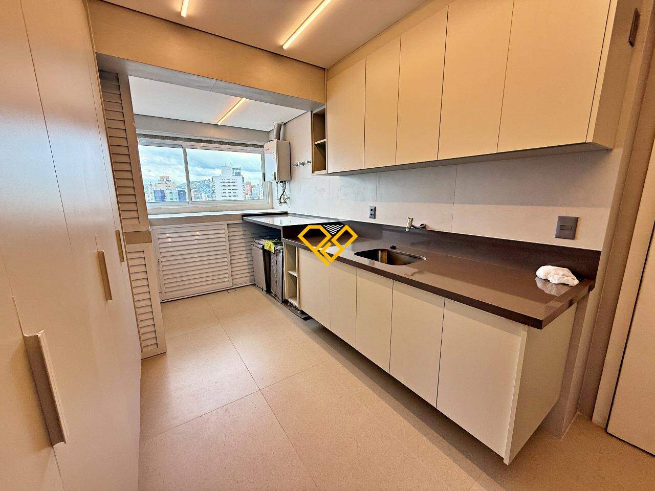 Apartamento à venda no Vila Rica: Área de serviço