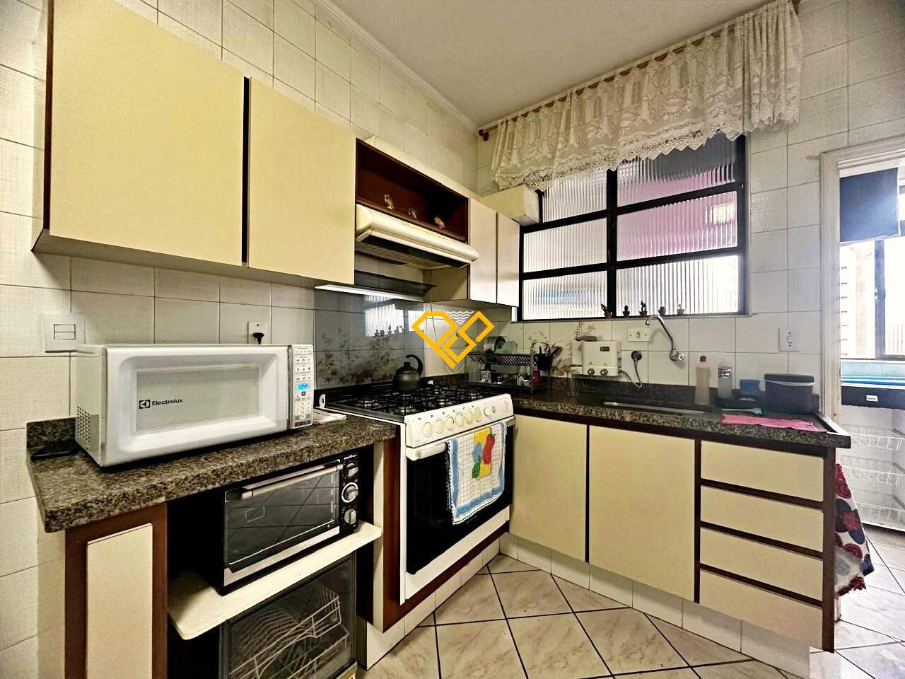 Apartamento à venda no Gonzaga: Cozinha