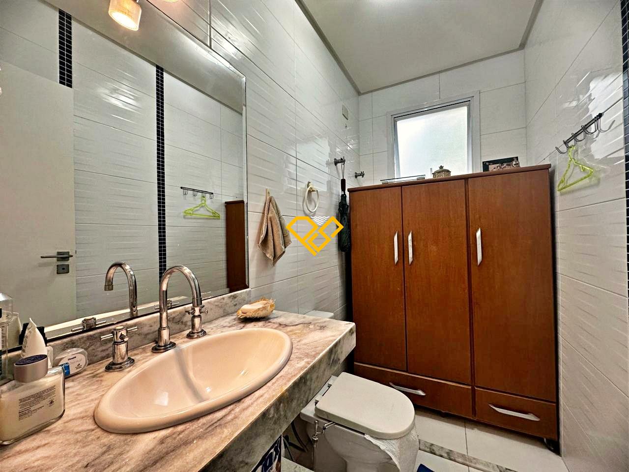 Sobrado à venda no Gonzaga: Wc suíte 2