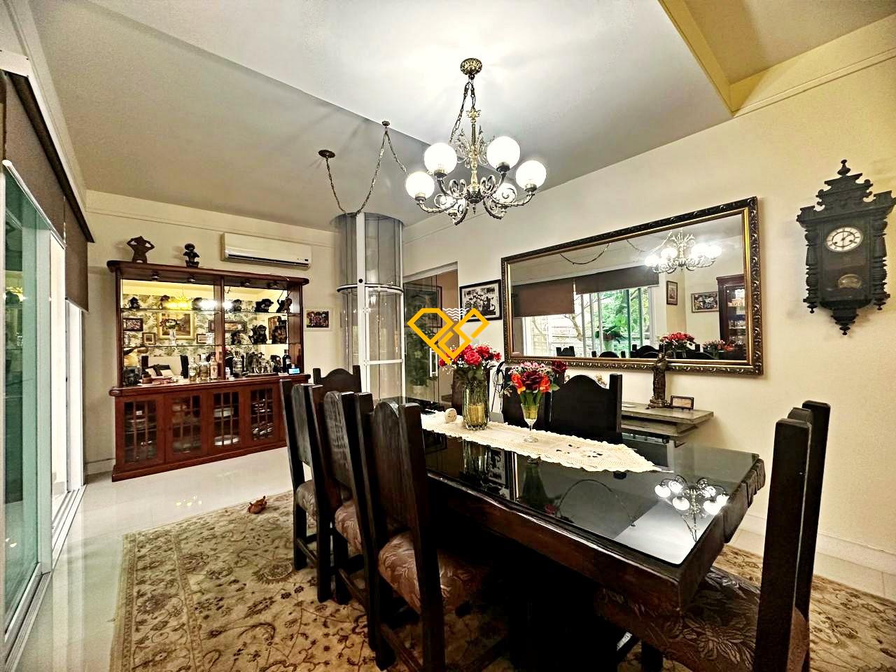 Sobrado à venda no Gonzaga: Sala 1° piso