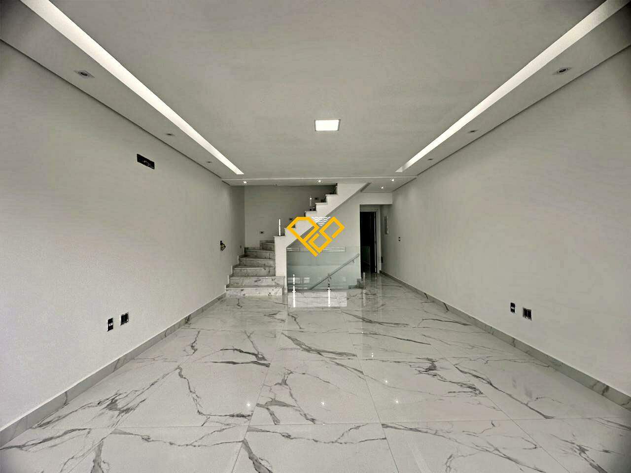 Sobreposta Alta à venda no Embaré: Sala