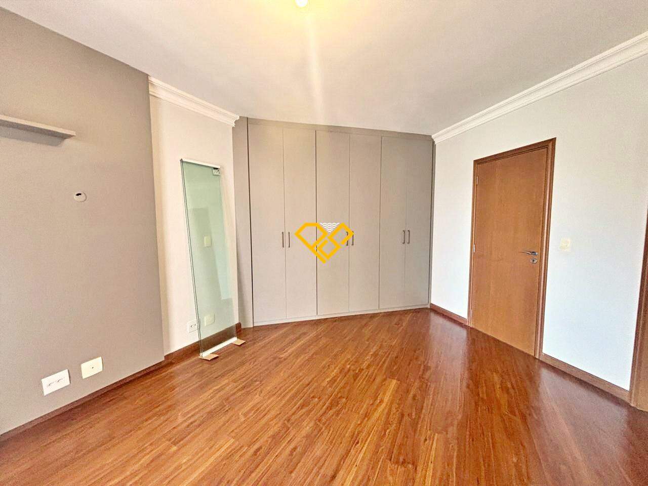 Apartamento à venda no Ponta da Praia: Suíte 1