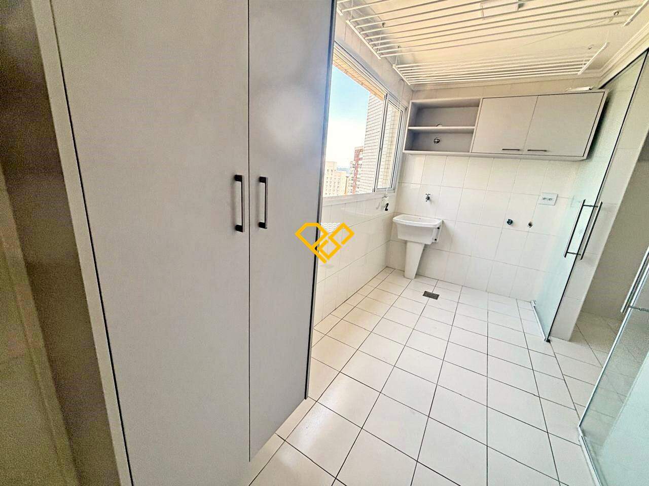 Apartamento à venda no Ponta da Praia: Área de serviço
