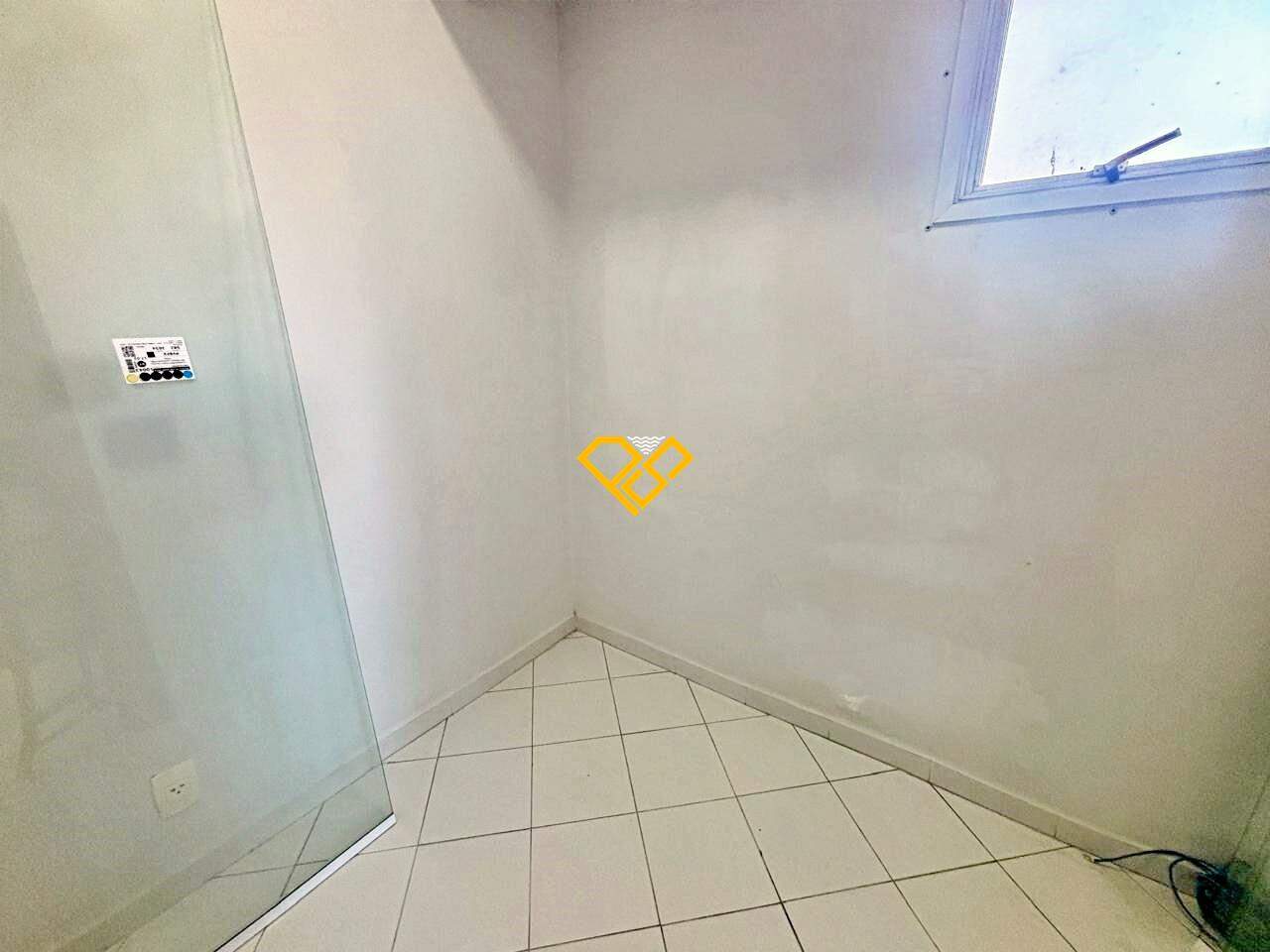 Apartamento à venda no Ponta da Praia: Dependência