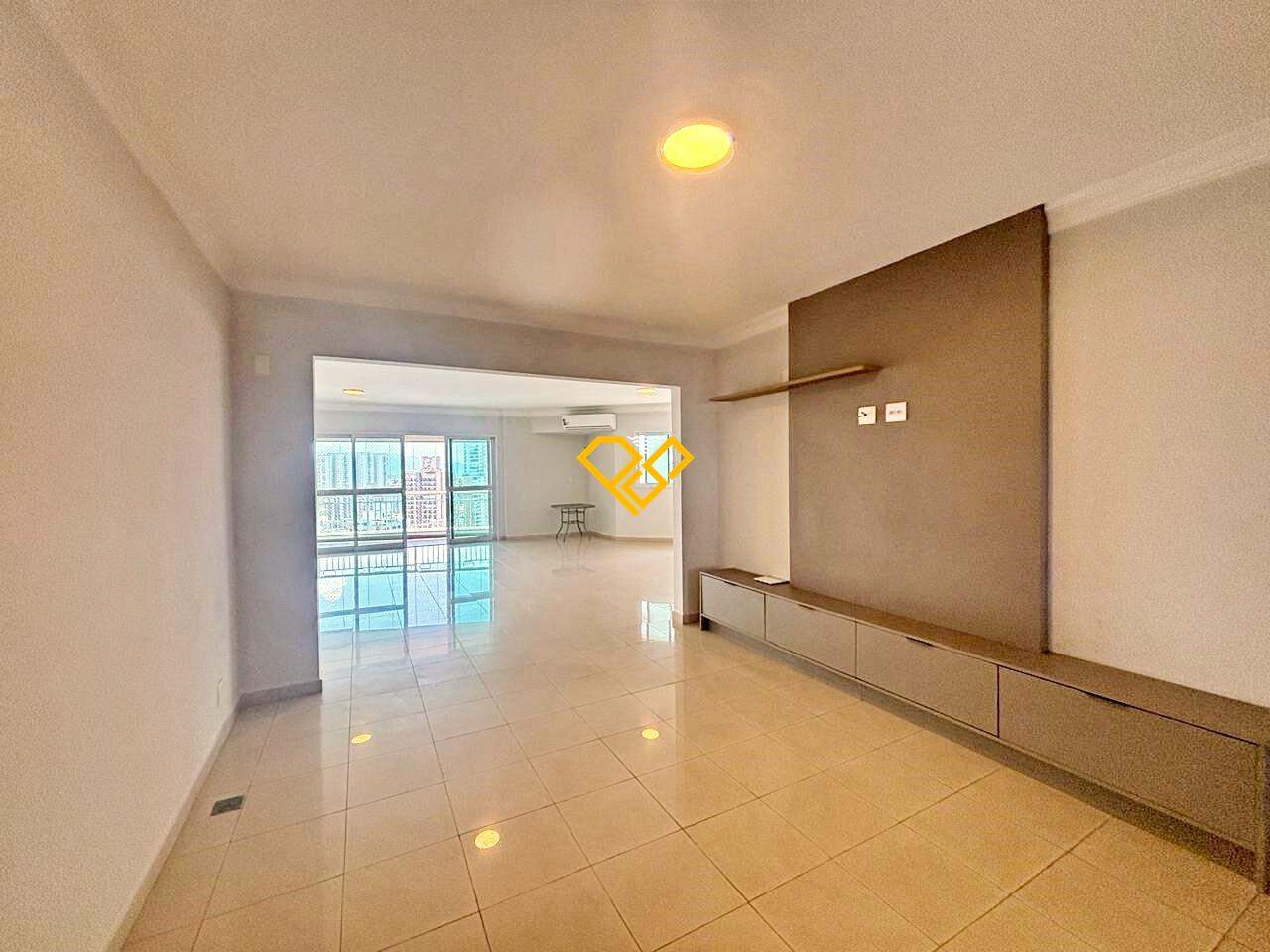 Apartamento à venda no Ponta da Praia: Sala