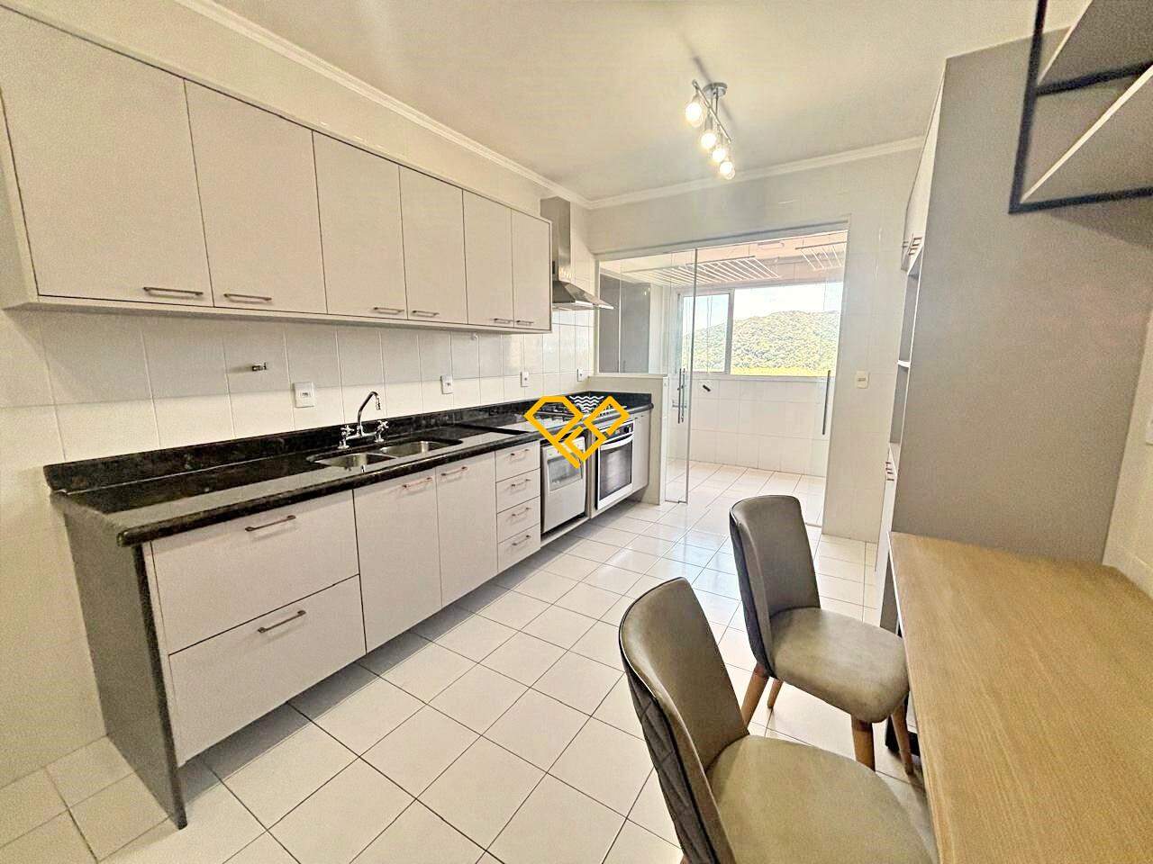Apartamento à venda no Ponta da Praia: Cozinha