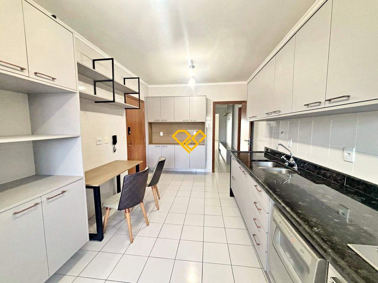Apartamento à venda no Ponta da Praia: Cozinha