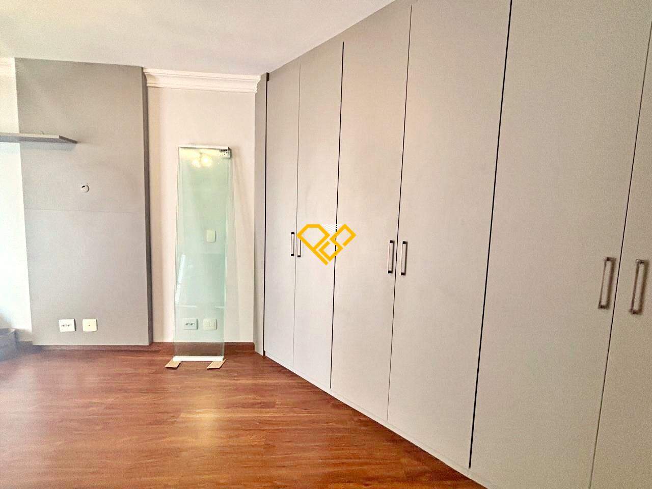 Apartamento à venda no Ponta da Praia: Suíte 1