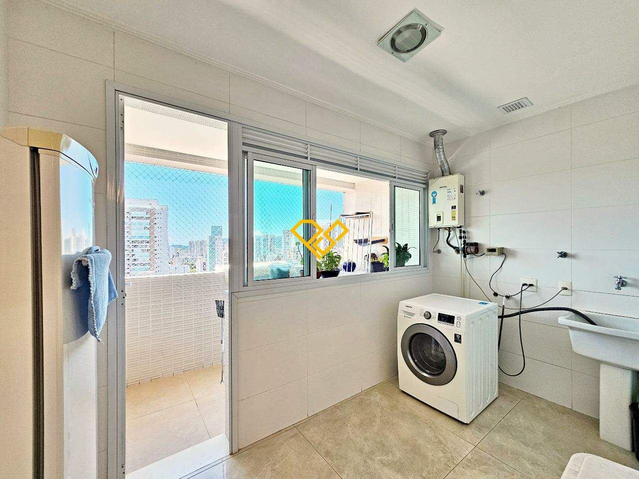Apartamento para aluguel no Aparecida: Área de serviço