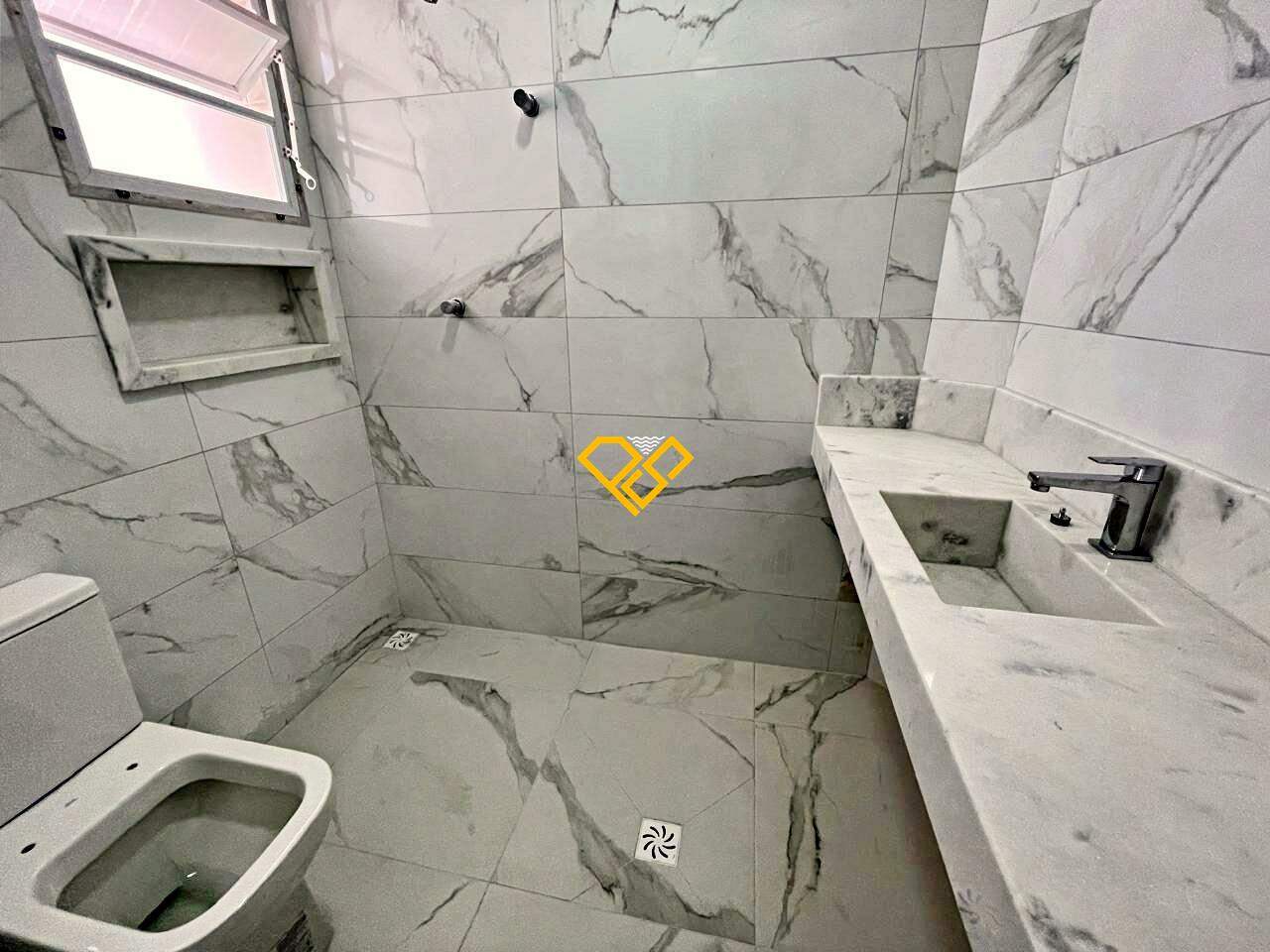 Sobreposta Alta à venda no Embaré: Wc suíte 3
