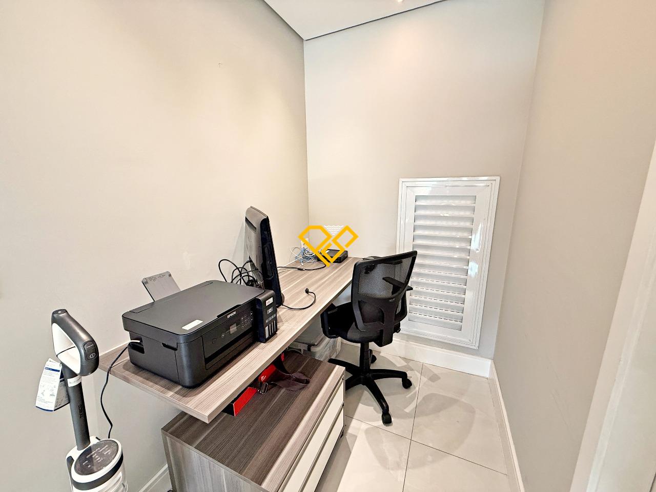 Apartamento à venda no Ponta da Praia: Escritório