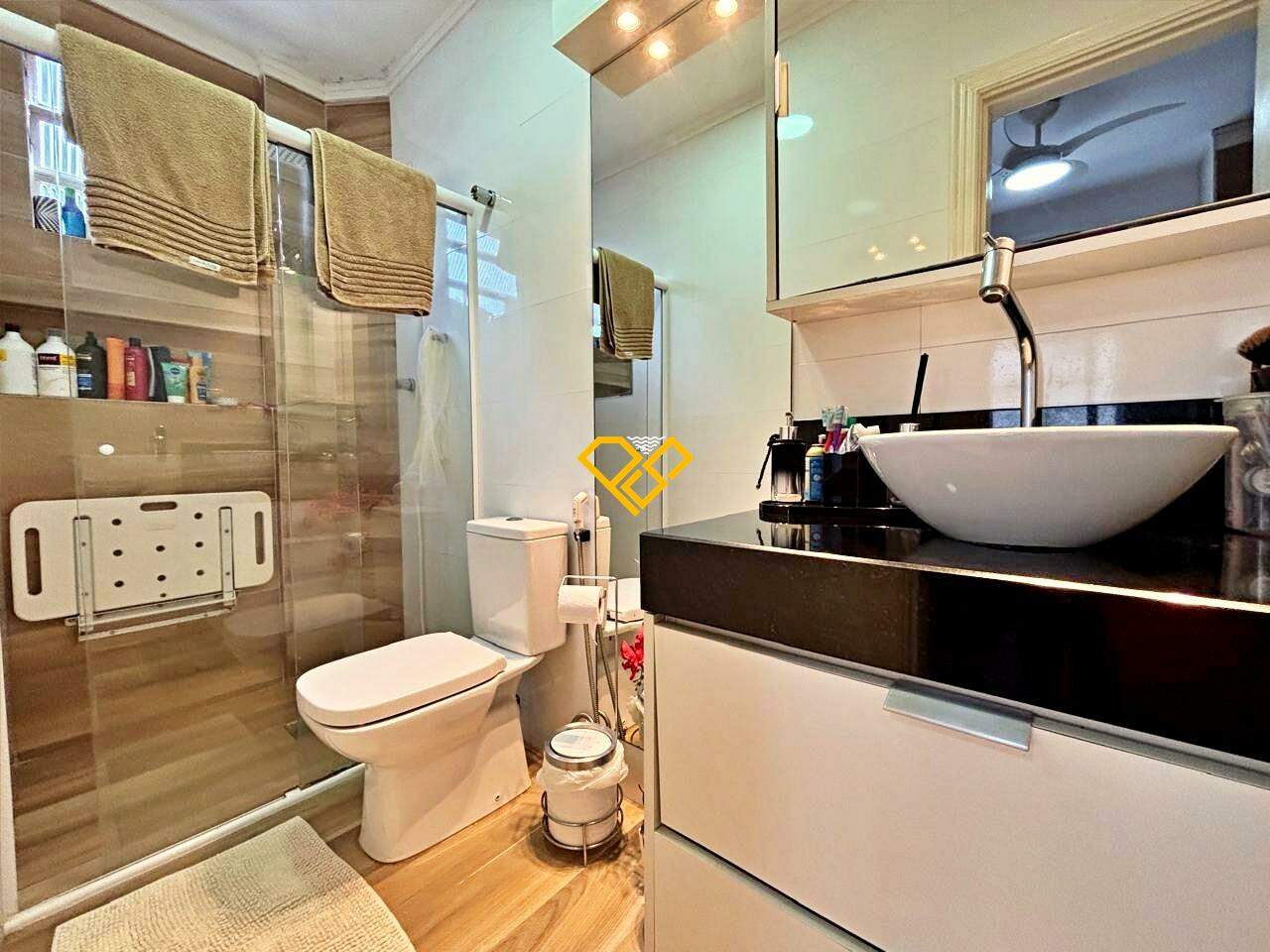 Apartamento à venda no Ponta da Praia: Wc suíte