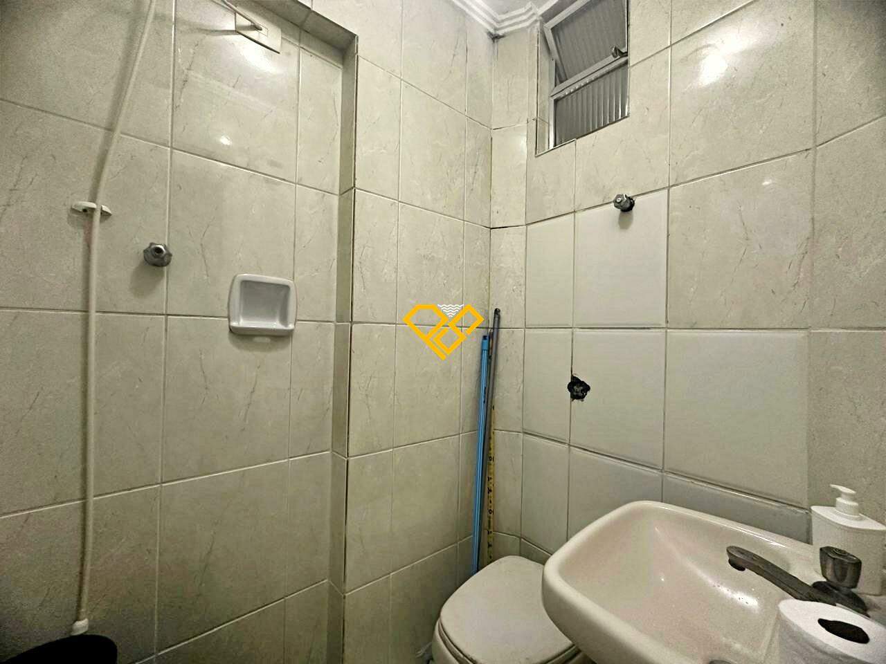 Apartamento à venda no Gonzaga: Wc de serviço