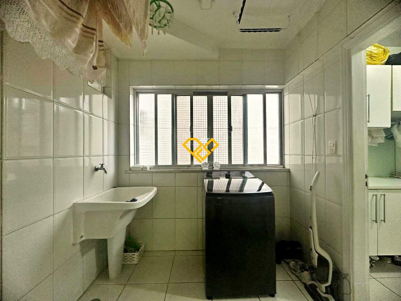 Apartamento à venda no Gonzaga: Área de serviço