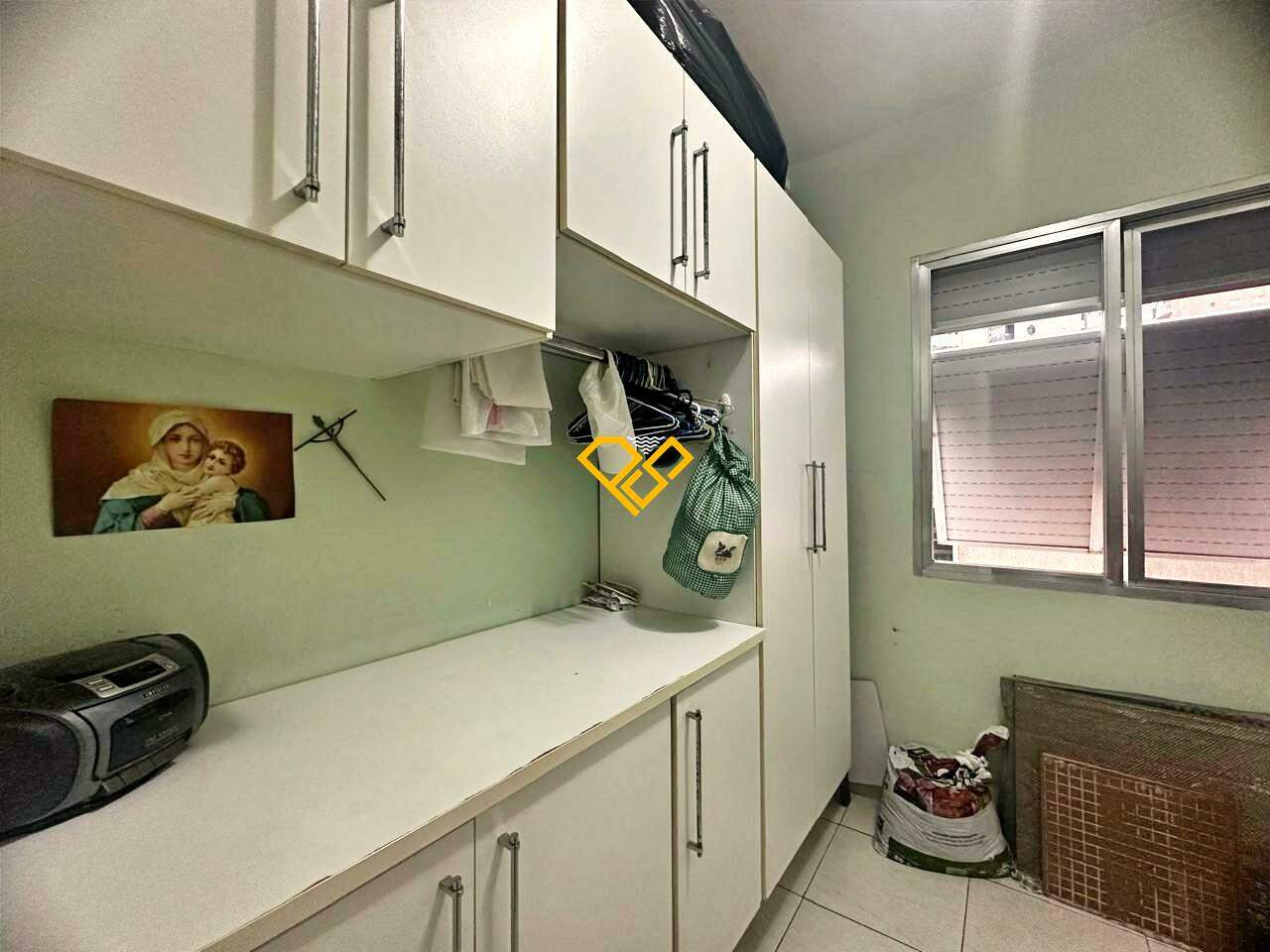 Apartamento à venda no Gonzaga: Dependência