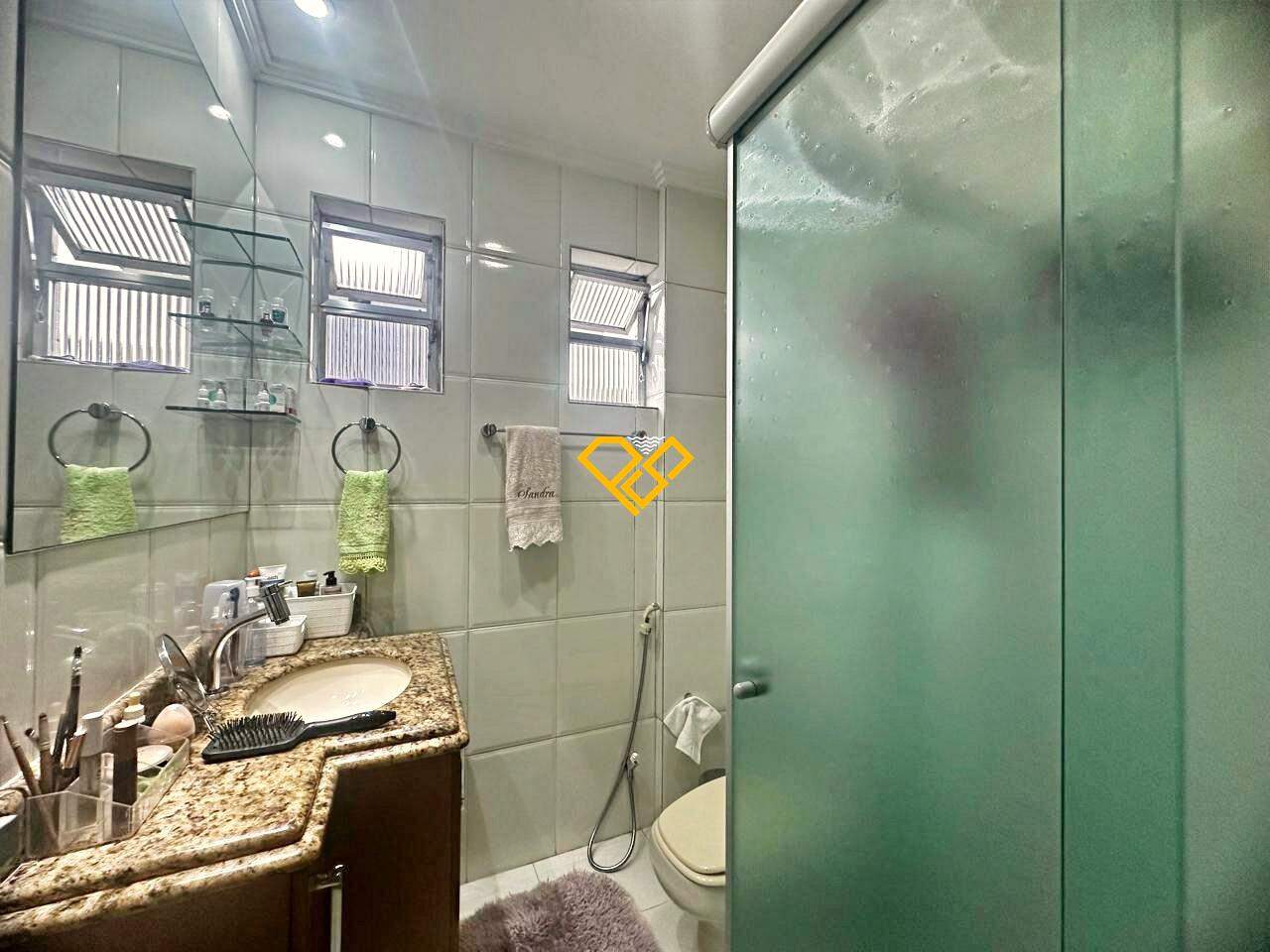 Apartamento à venda no Gonzaga: Wc suíte