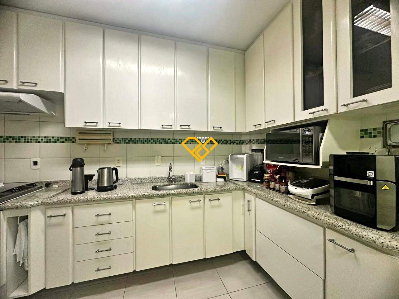 Apartamento à venda no Gonzaga: Cozinha