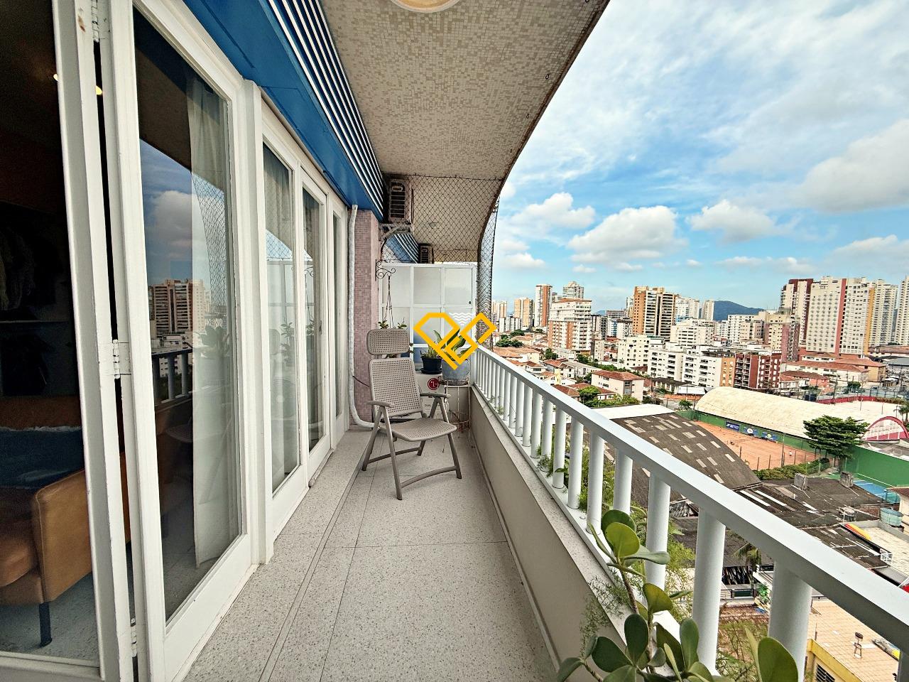 Apartamento à venda no Ponta da Praia: Varanda