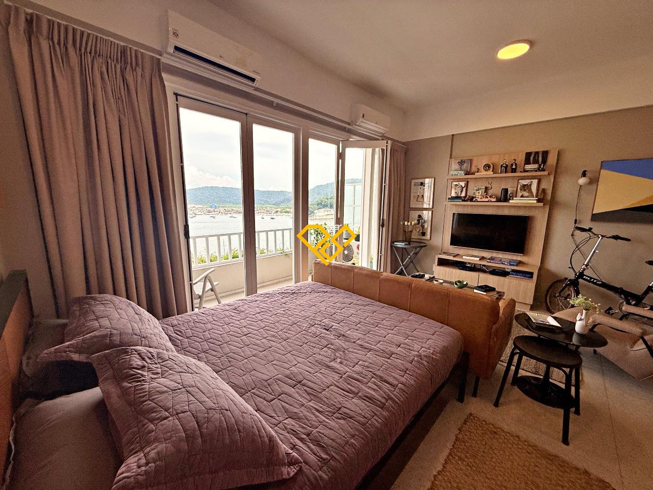 Apartamento à venda no Ponta da Praia: Sala e dormitório