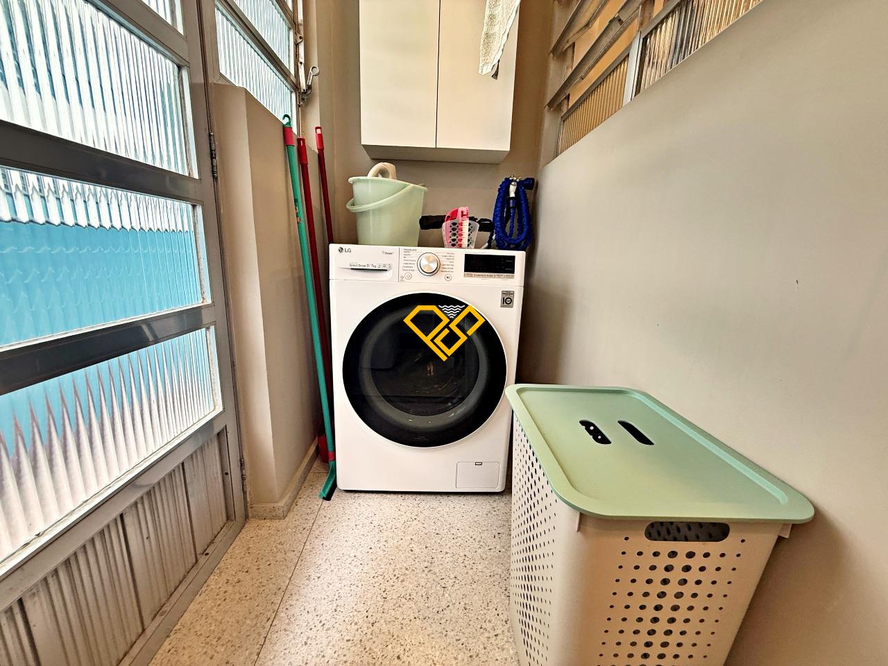 Apartamento à venda no Ponta da Praia: Área de serviço