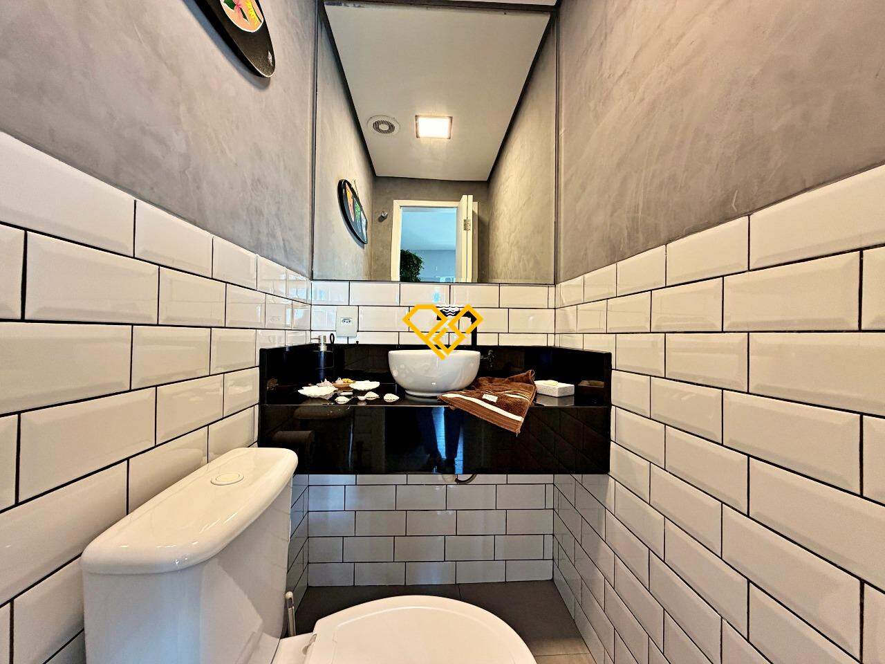 Apartamento à venda no José Menino: LOavabo