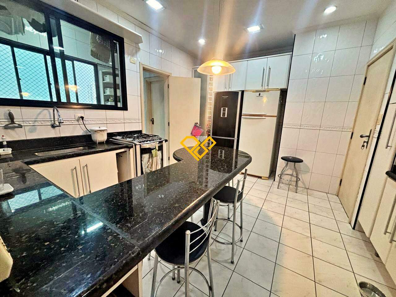 Apartamento à venda no Embaré: Cozinha