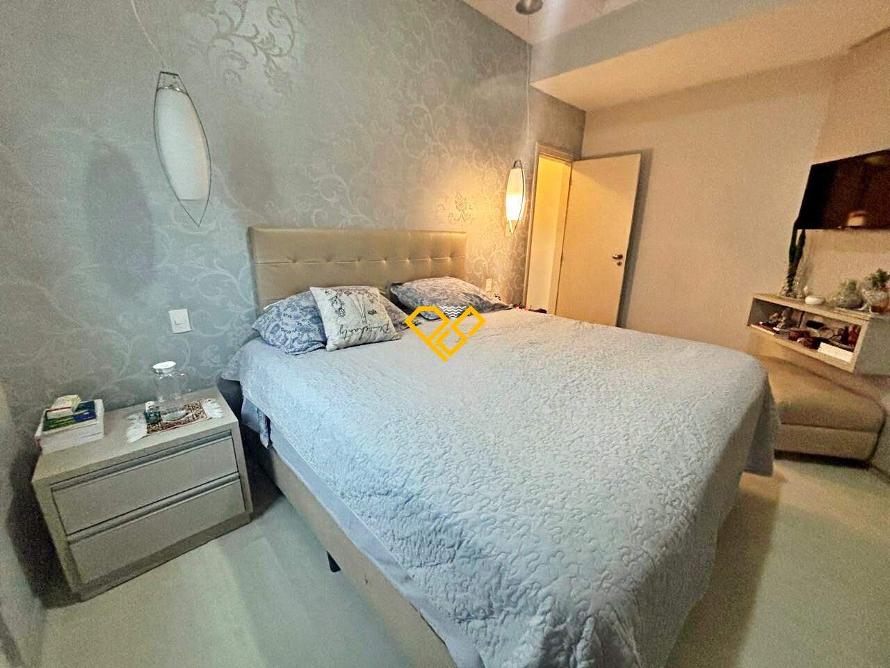 Apartamento à venda no Embaré: Suíte 1